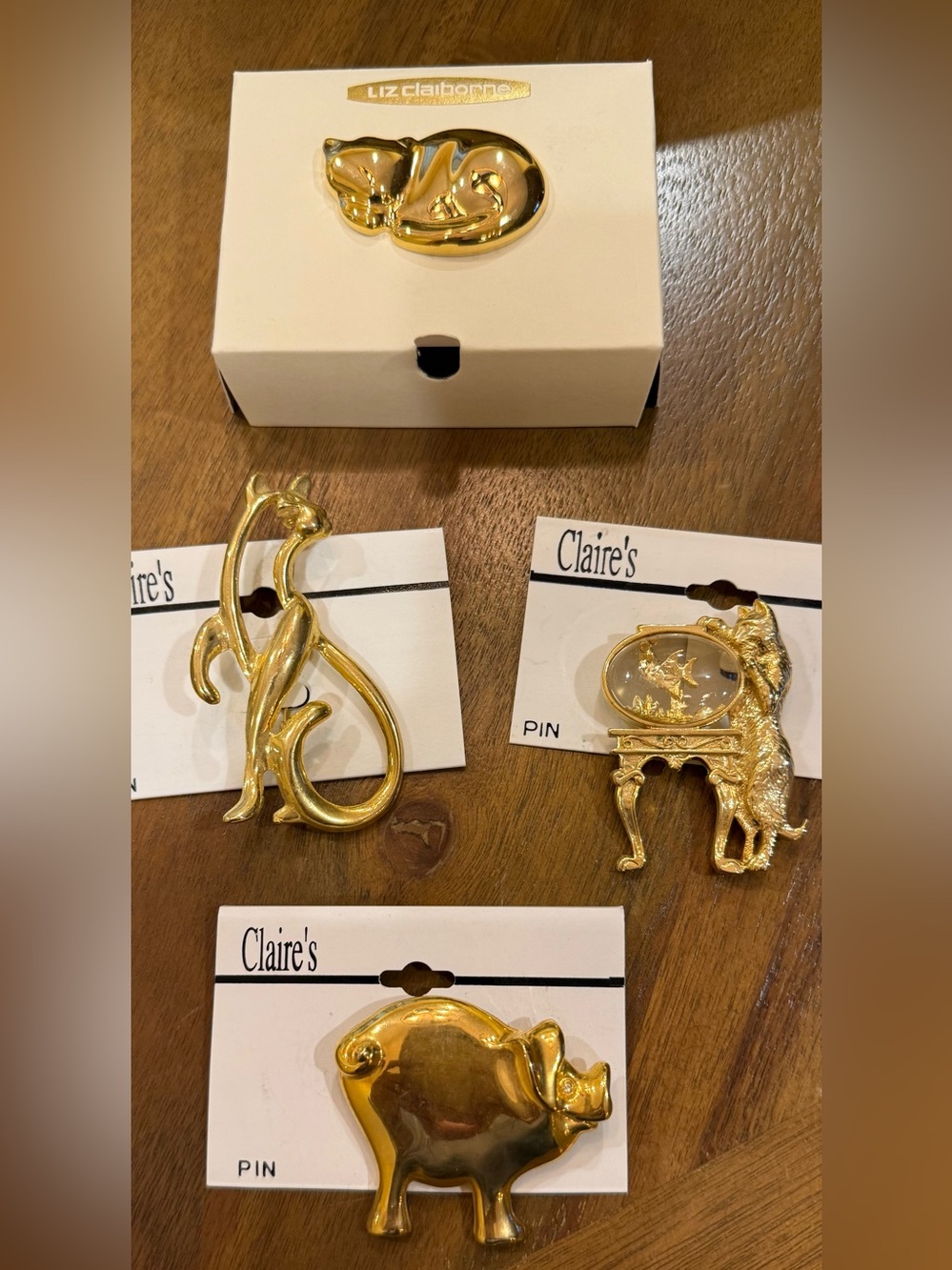 Cat and pig pins!